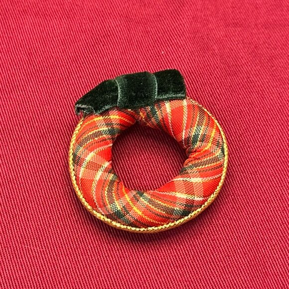 VTG Avon Christmas Plaid Wreath Brooch w/ Green Velvet Bow - Picture 2 of 8